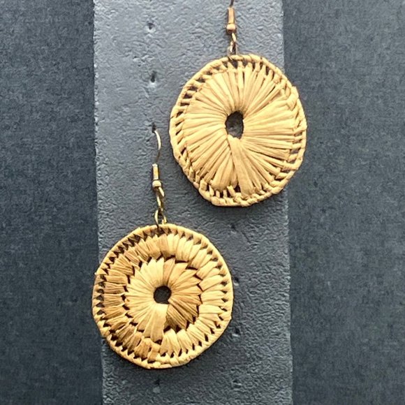 Vintage Jewelry - Dangle Pierced Earrings As Is Raffia Woven Disc Gold Hook Retro BoHo Rustic